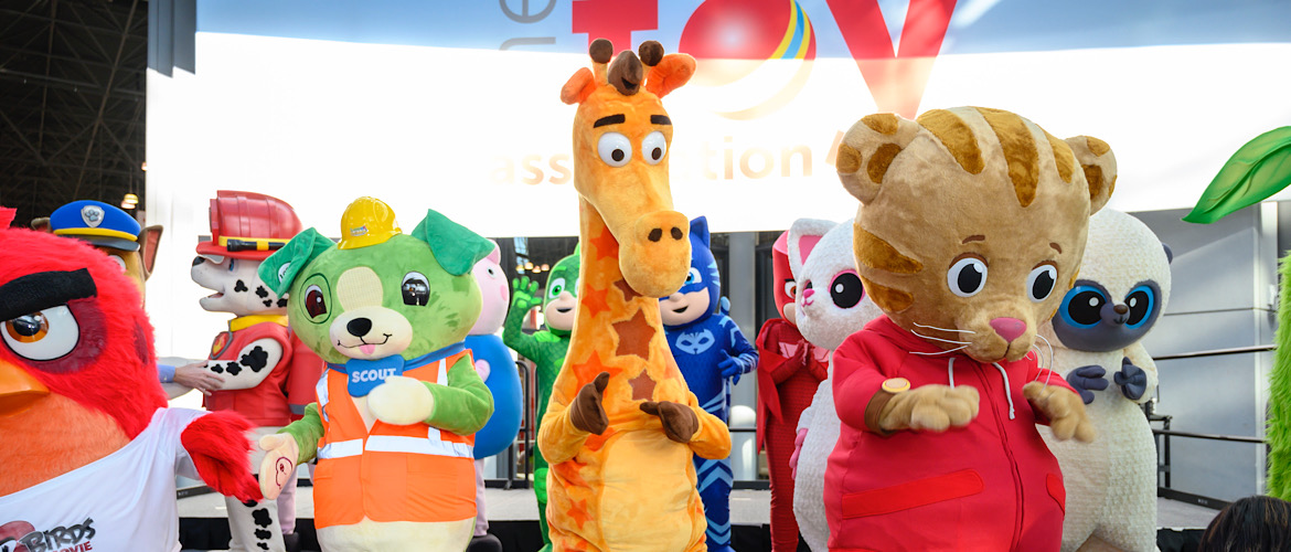 Largest Toy Show in Western Hemisphere Opens Saturday Earnshaws